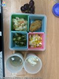 糙米+魚排+青江菜+白菜+玉米蛋+紫菜菜湯+葡萄