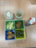 糙米+雞翅+高麗菜+冬粉+空心菜+紫菜湯+果汁
