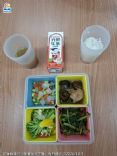 白飯 醬瓜燒雞 起司蔬香佐蛋 翠拌毛豆 綠豆