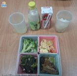 米飯 豆瓣燒雞 蛋豆薯 紅莧菜 奶香時蔬 冬瓜湯 保久乳